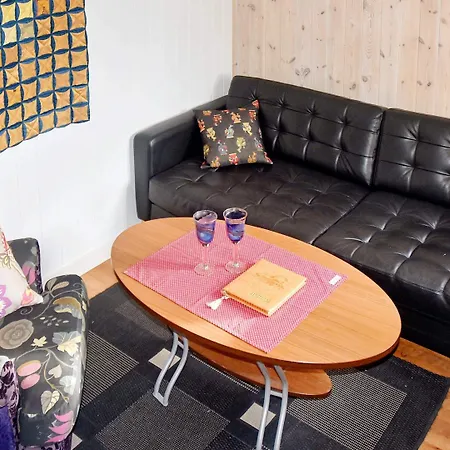 Semesterbostad 8 Person In